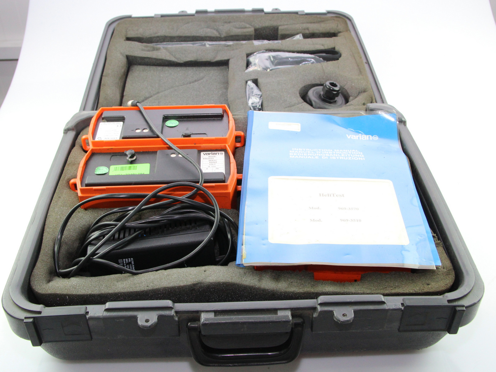 Varian HeliTest Portable Helium Leak Detector 9693500 9693530 w/case