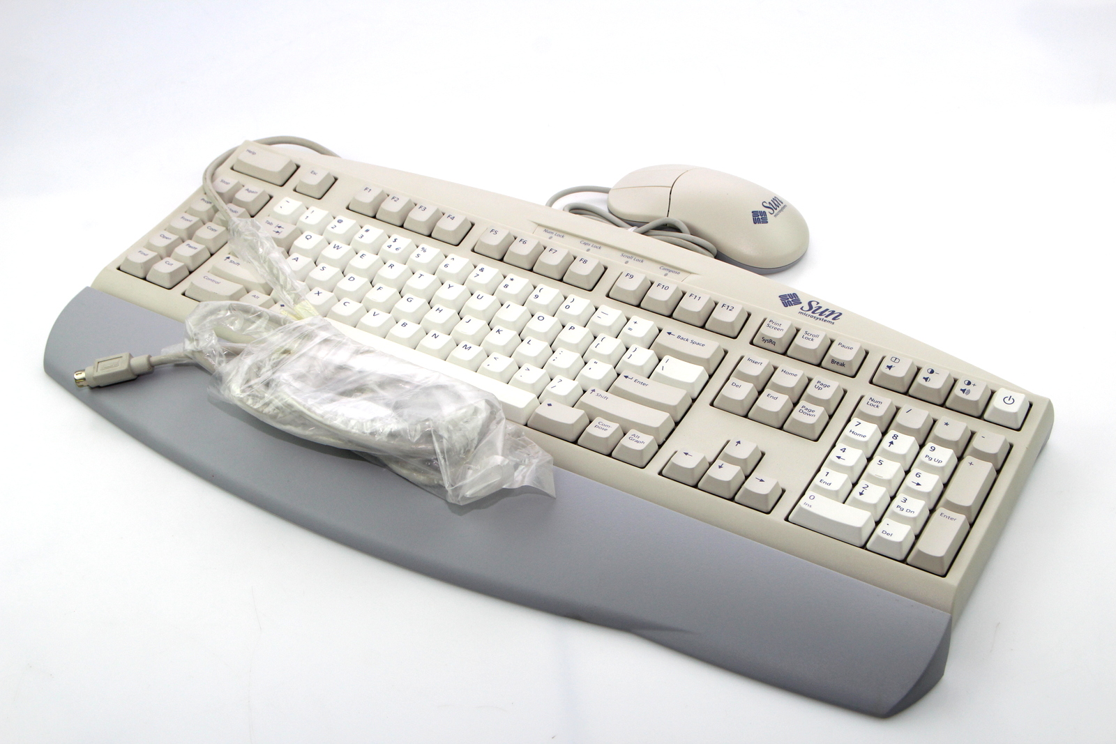 Sun Microsystems Wired Keyboard (type 6) and SUN Mouse