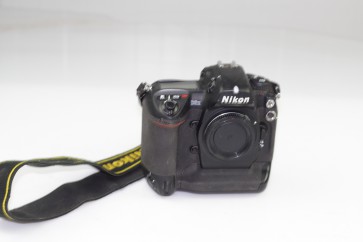 Nikon D2H Digital SLR Camera Body