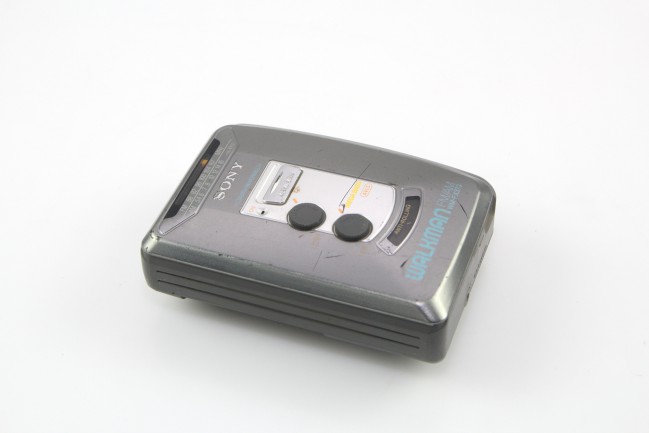 Sony walkman кассетный купить. Sony Walkman WM-fx373. Sony WM-fx487. Sony Walkman 1995. Кассетный плеер Sony Walkman fx321.