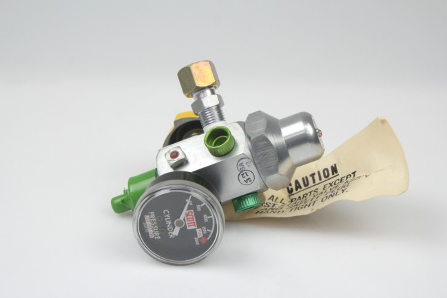 SCOTT OXYGEN REGULATOR 5510-10 - Motor & Engine Parts