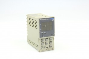 Keyence TF2-31 Digital Temperature Controller 100-240V