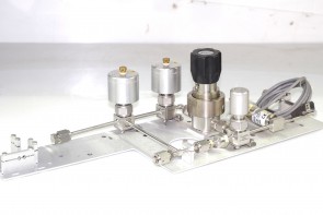 MKS 870B Baratron Pressure Transducer / Aptech AP1402TSMA  /swagelok 6lv-bna111px-c/6lv-hbbw4-px-c